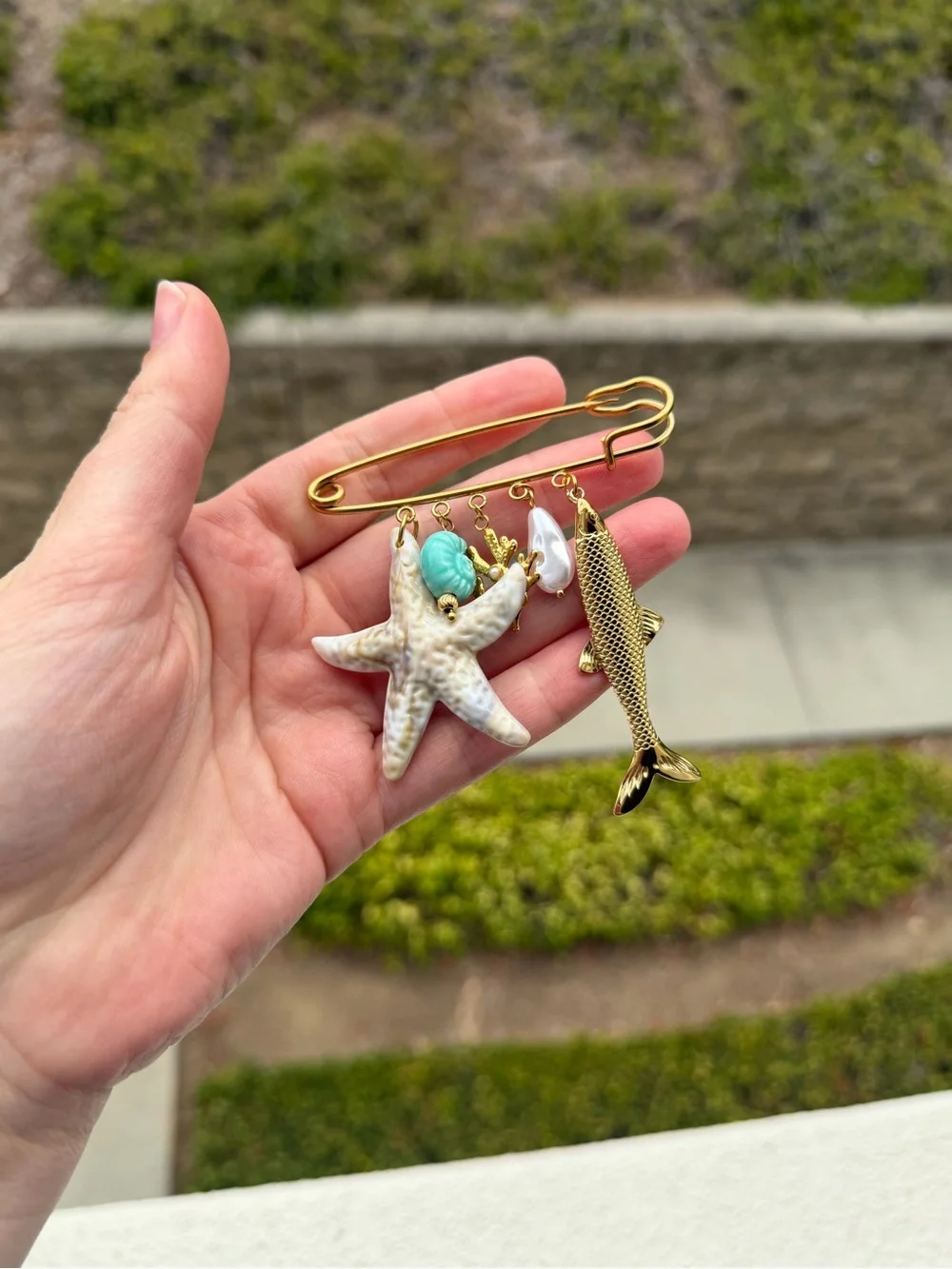 Summer Brooch with Sea Charm Accent Vacation Beach Pin - Picture 3 of 4